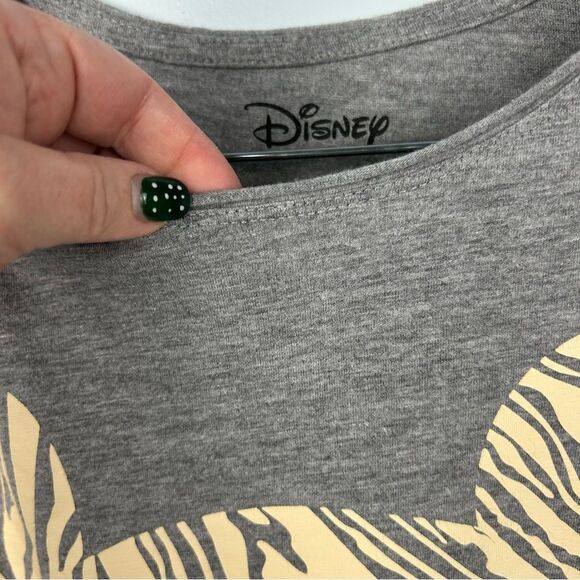 Disney Winnie the Pooh Cropped Rolled Neck Tee Shirt Gray W Cream Zebra Sz S - Picture 12 of 12